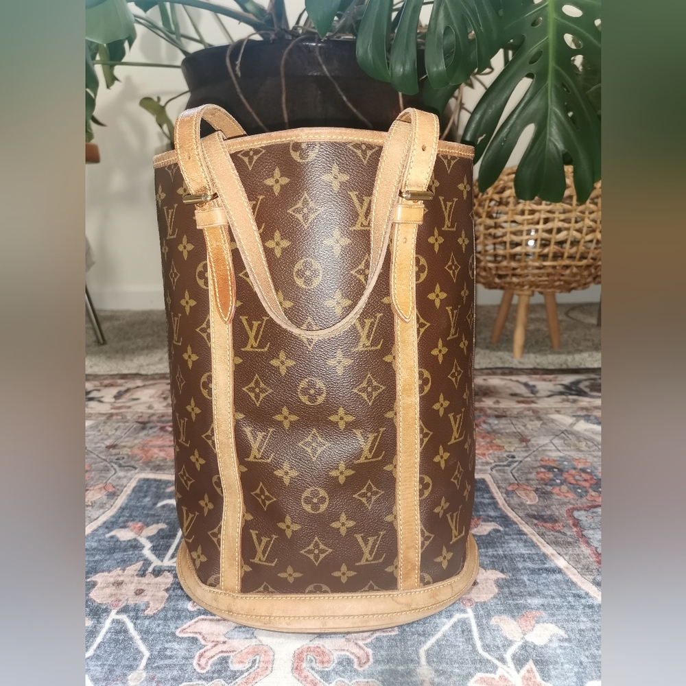 Authentic LV Bucket Size GM